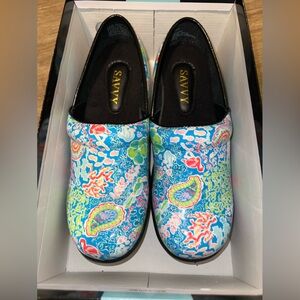 NWT SAVVY Scrub Shoes